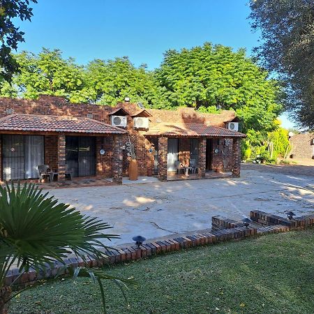 Villa Lin-Zane Vryburg Экстерьер фото