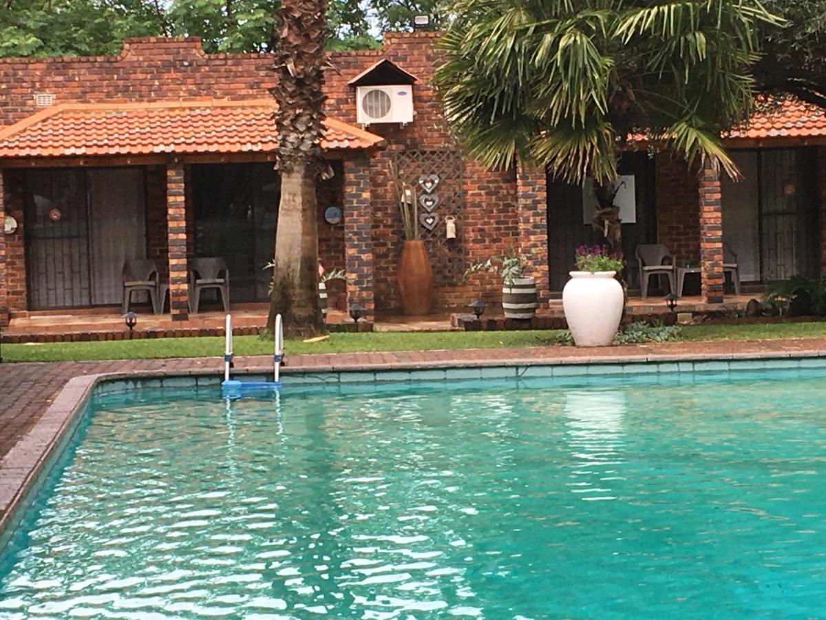 Villa Lin-Zane Vryburg Экстерьер фото