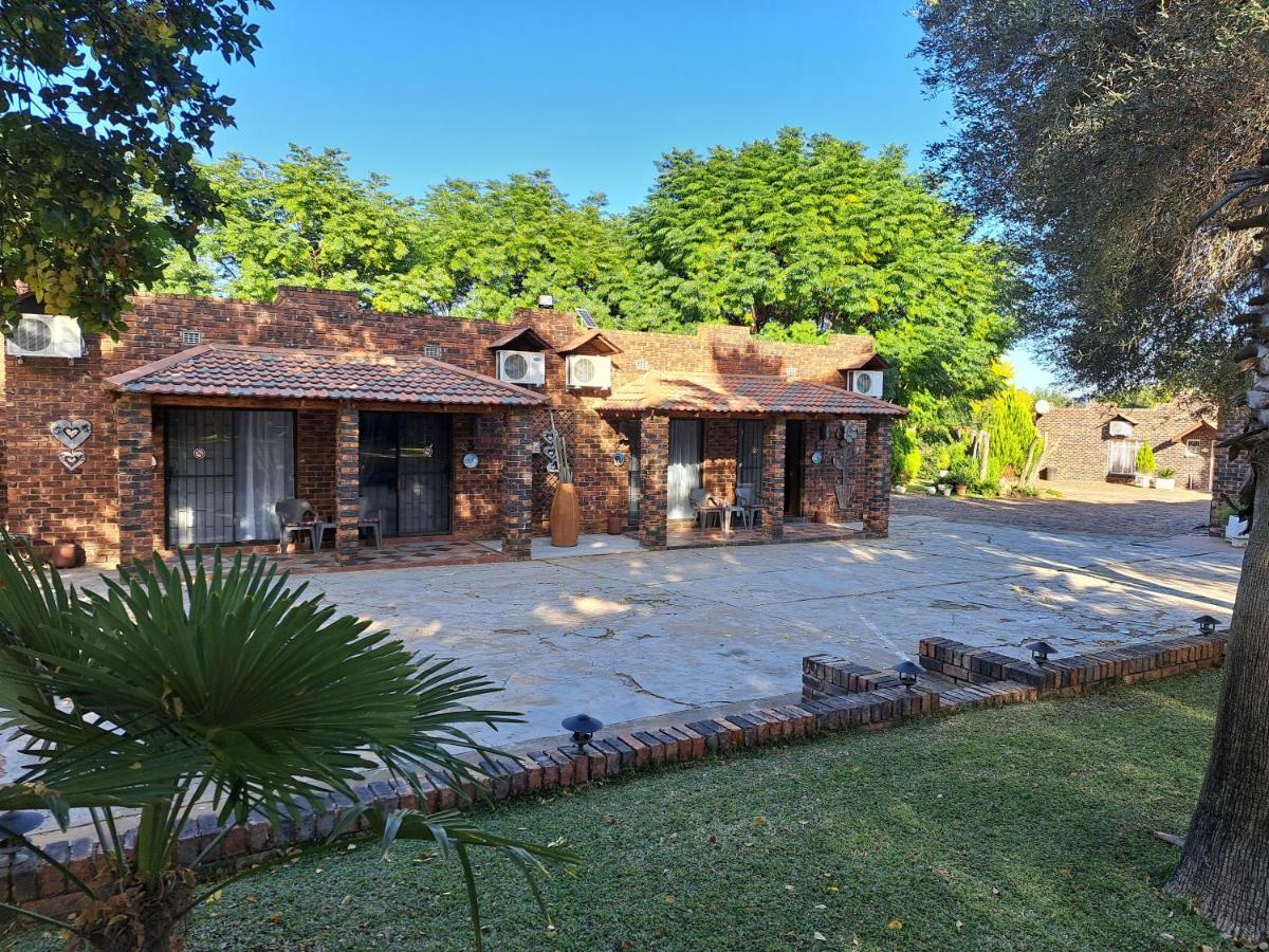 Villa Lin-Zane Vryburg Экстерьер фото
