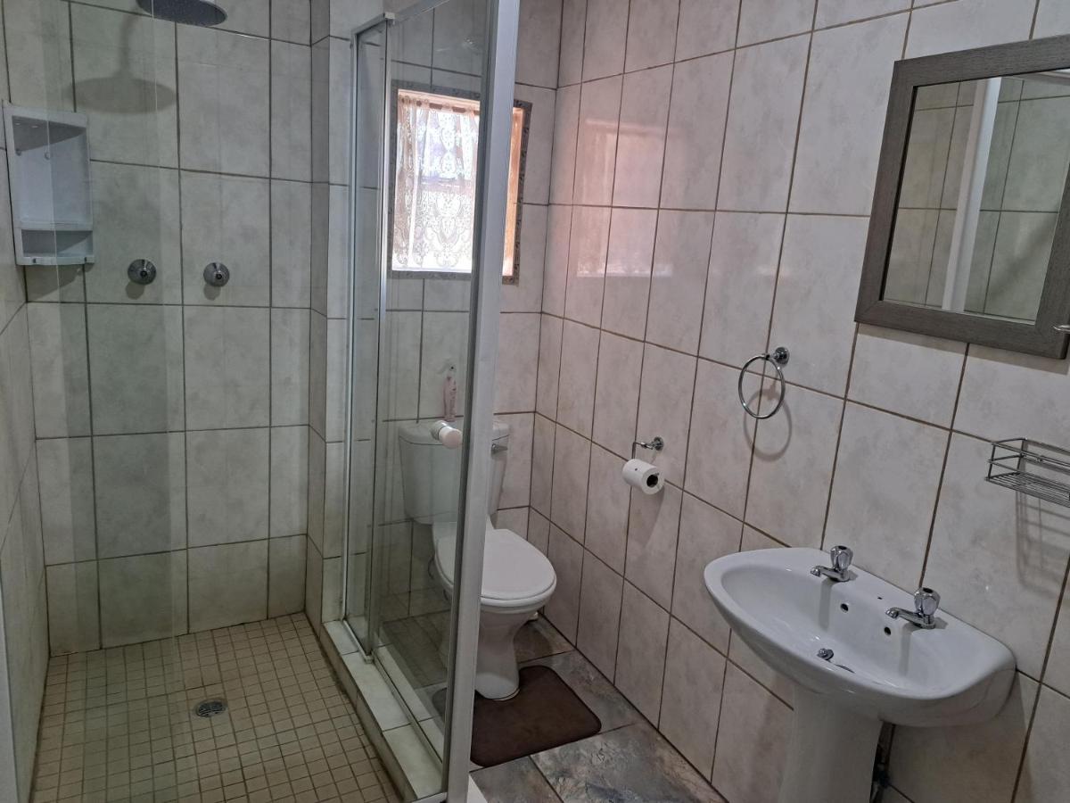 Villa Lin-Zane Vryburg Экстерьер фото