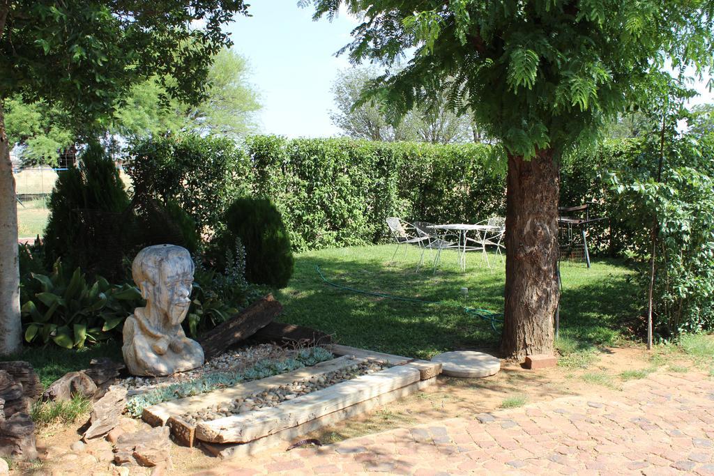 Villa Lin-Zane Vryburg Экстерьер фото